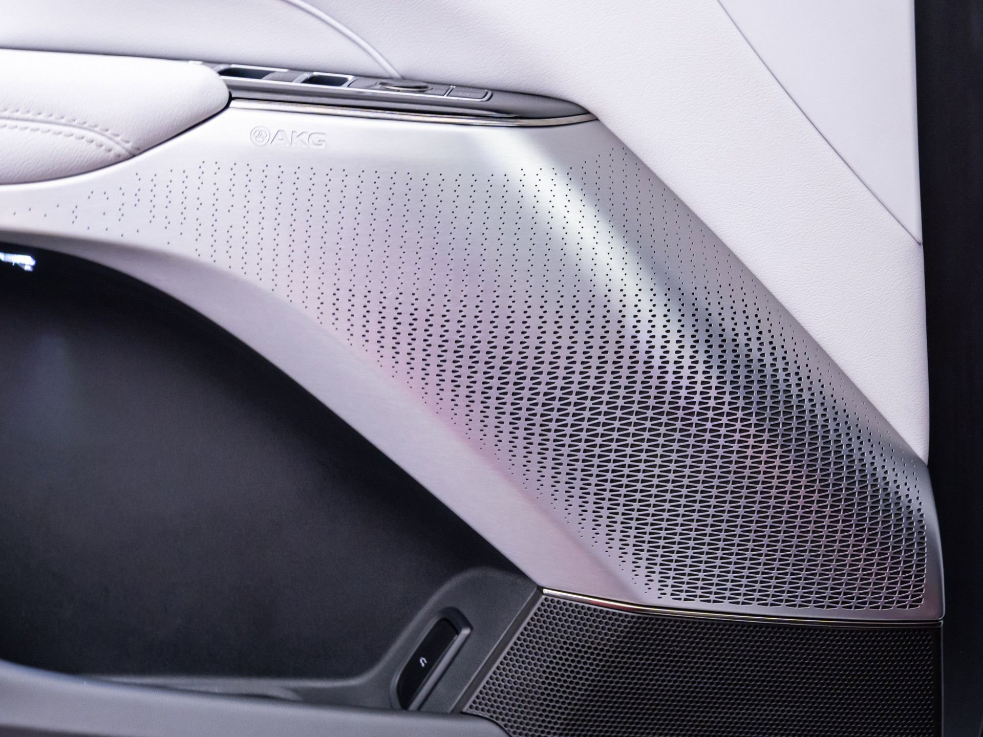 Used 2024 Cadillac Lyriq Sport image 21