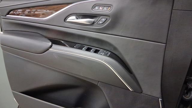 Used 2022 Cadillac Escalade Sport Platinum w/ Heavy-Duty Trailer Package image 33