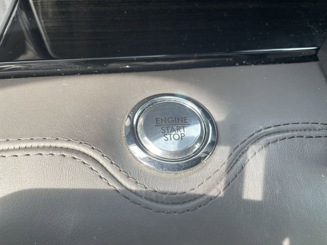 Used 2021 Lincoln Navigator Black Label w/ Cargo Convenience Package image 17