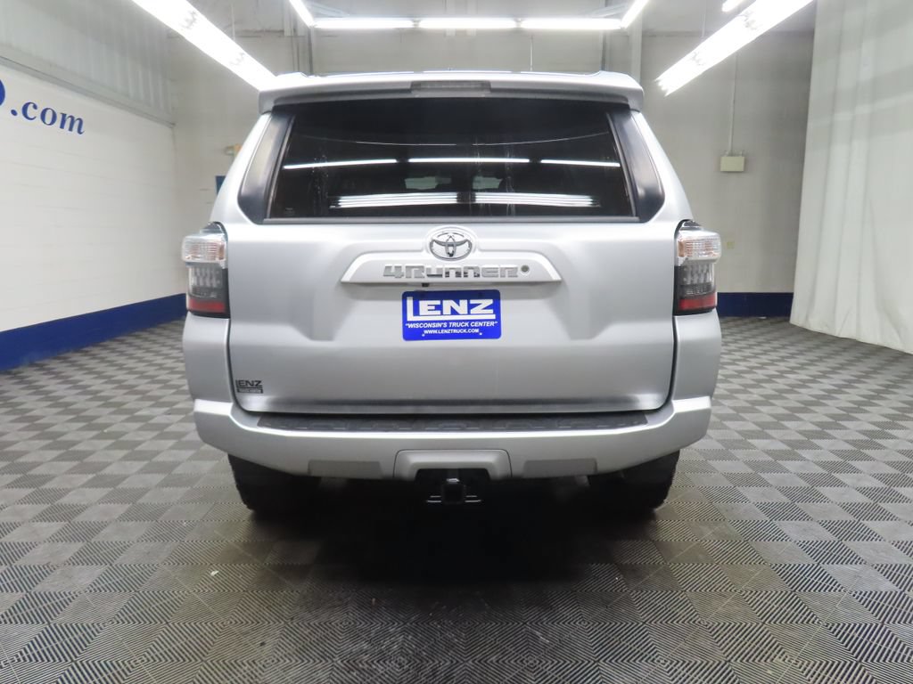 Used 2021 Toyota 4Runner SR5 AWD/4WD image 28