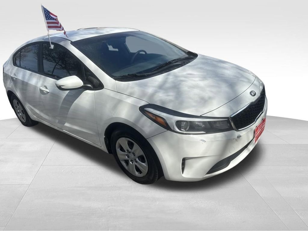 Used 2017 Kia Forte LX image 7