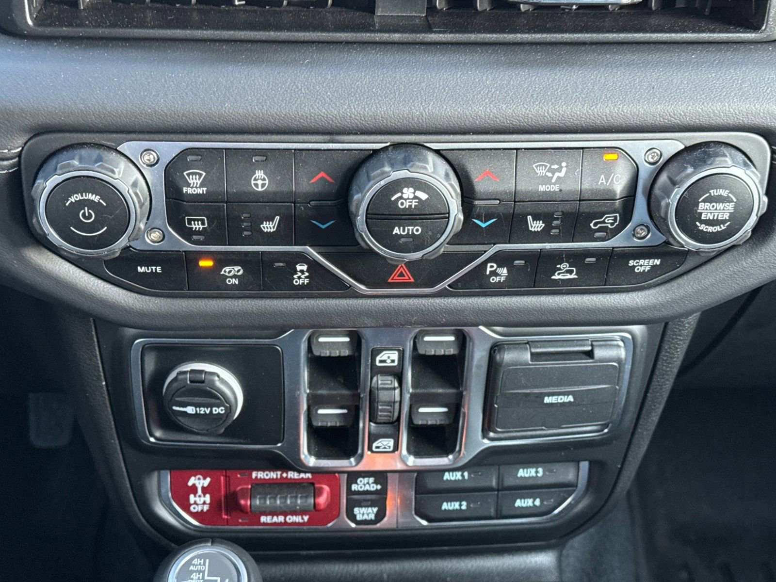 Used 2024 Jeep Wrangler Unlimited Rubicon 392 AWD/4WD image 20