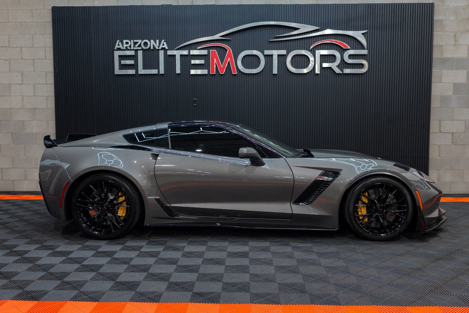 Used 2015 Chevrolet Corvette Z06 w/ Z07 Performance Package RWD image 15