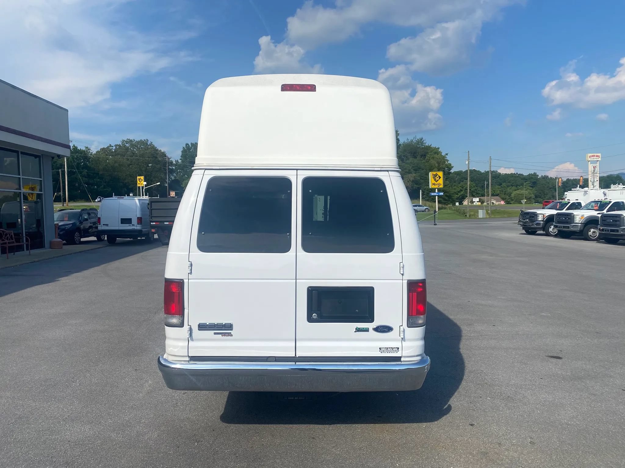 Used 2014 Ford E-350 and Econoline 350 Extended Super Duty w/ Power Group RWD image 6