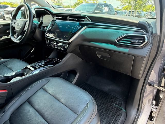 Used 2023 Chevrolet Bolt LT w/ Infotainment Package FWD image 15