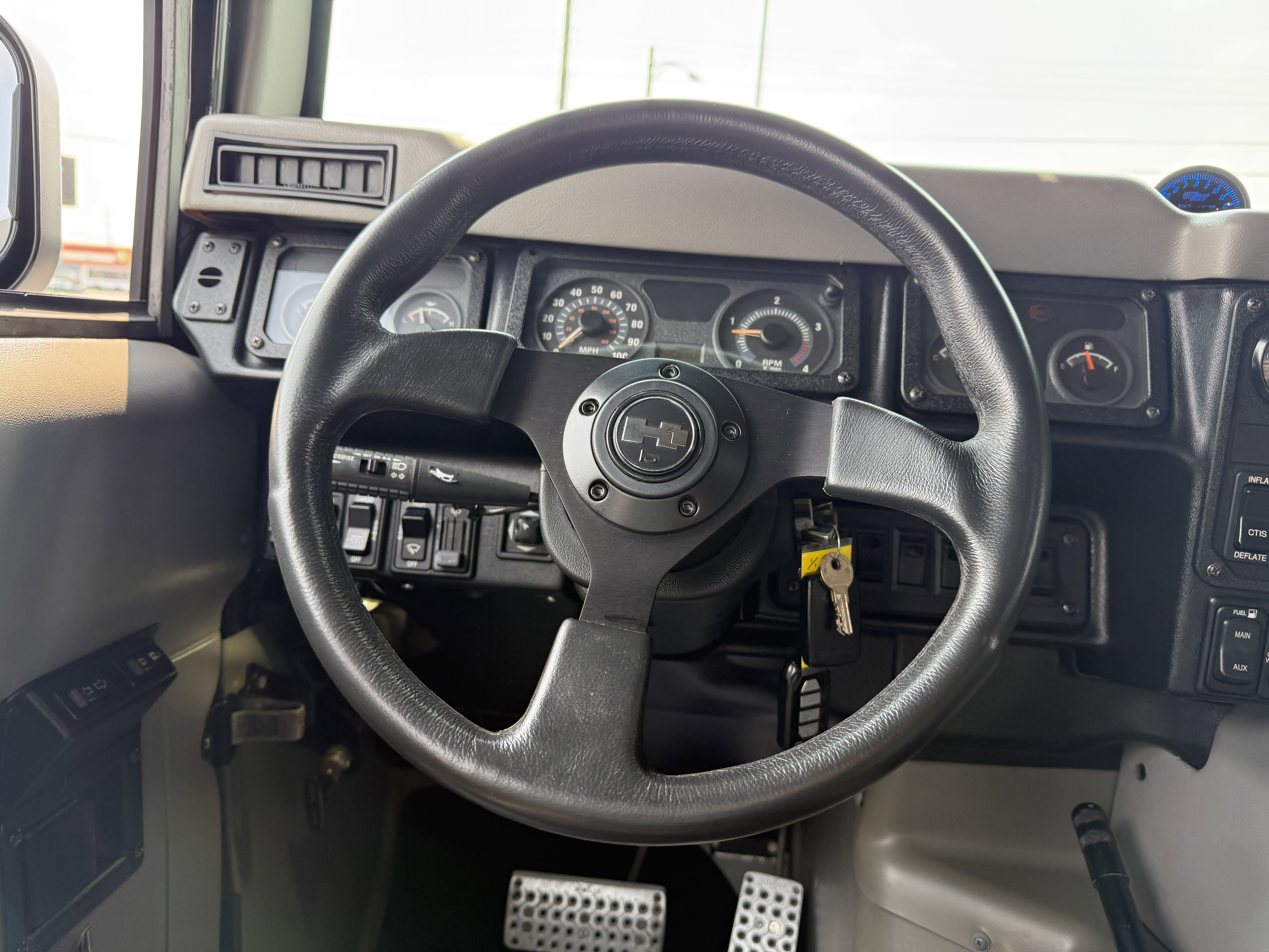 Used 2001 HUMMER H1 4-Door Wagon image 15