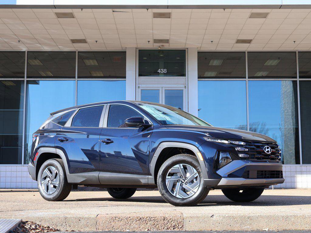 New 2026 Hyundai Tucson Blue SE image 2