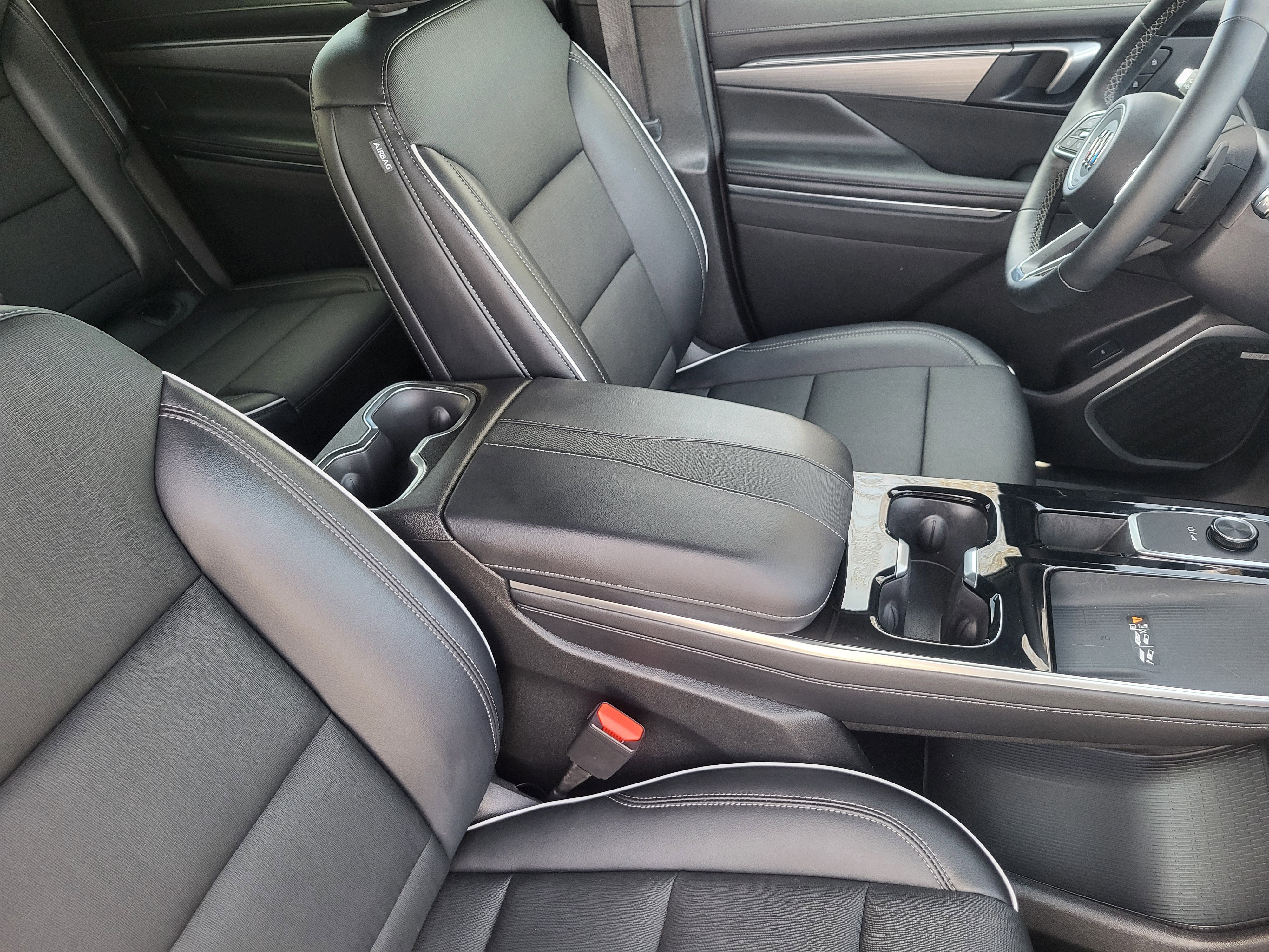 Used 2025 Buick Enclave Preferred image 13