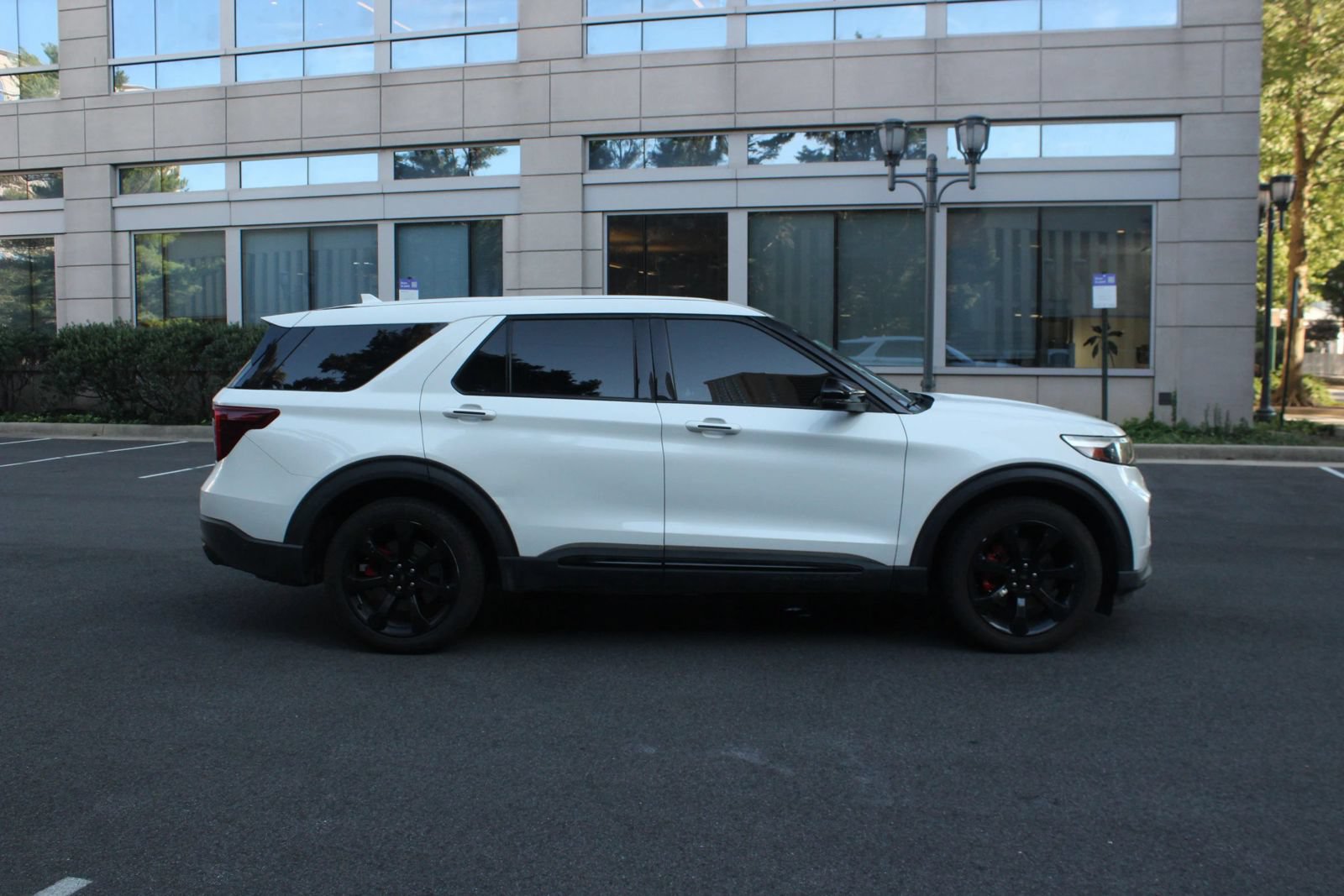 Used 2022 Ford Explorer ST w/ Equipment Group 401A AWD/4WD image 6