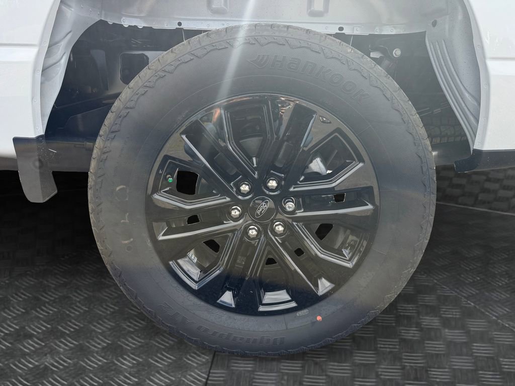 New 2025 Ford F150 Lariat w/ Equipment Group 501A Mid image 17