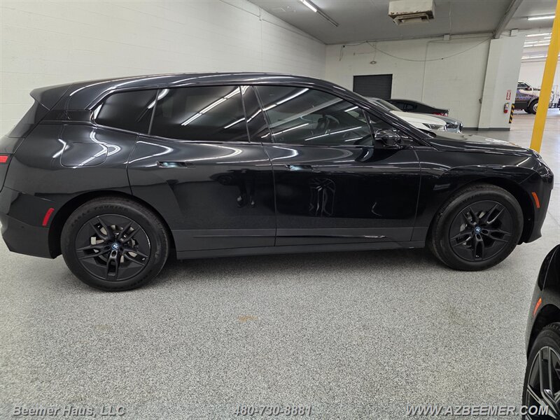 Used 2024 BMW iX xDrive50 AWD/4WD image 12