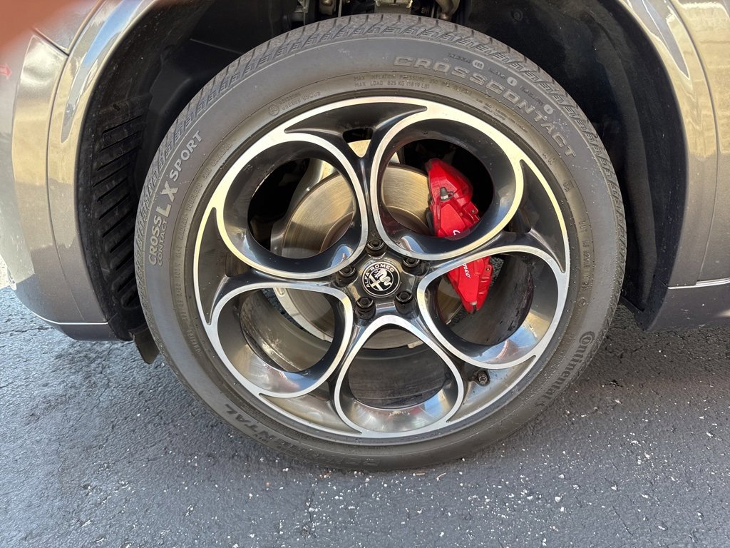 Used 2022 Alfa Romeo Stelvio Ti w/ Active Assist Plus Package image 18