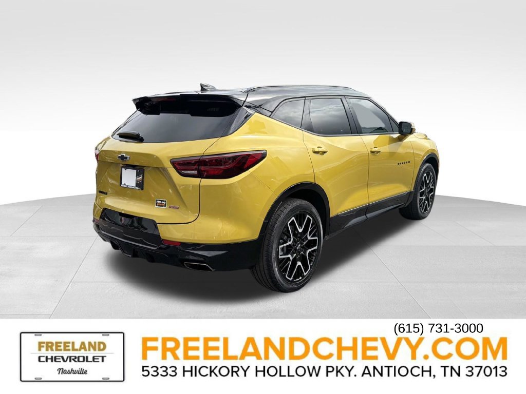 Used 2023 Chevrolet Blazer RS w/ Driver Confidence II Package FWD image 3