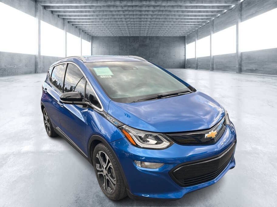 Used 2017 Chevrolet Bolt Premier w/ Driver Confidence II Package FWD image 2