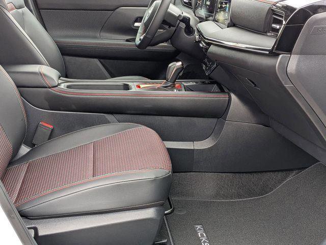 Used 2025 Nissan Kicks SR w/ Illumination Package FWD image 25