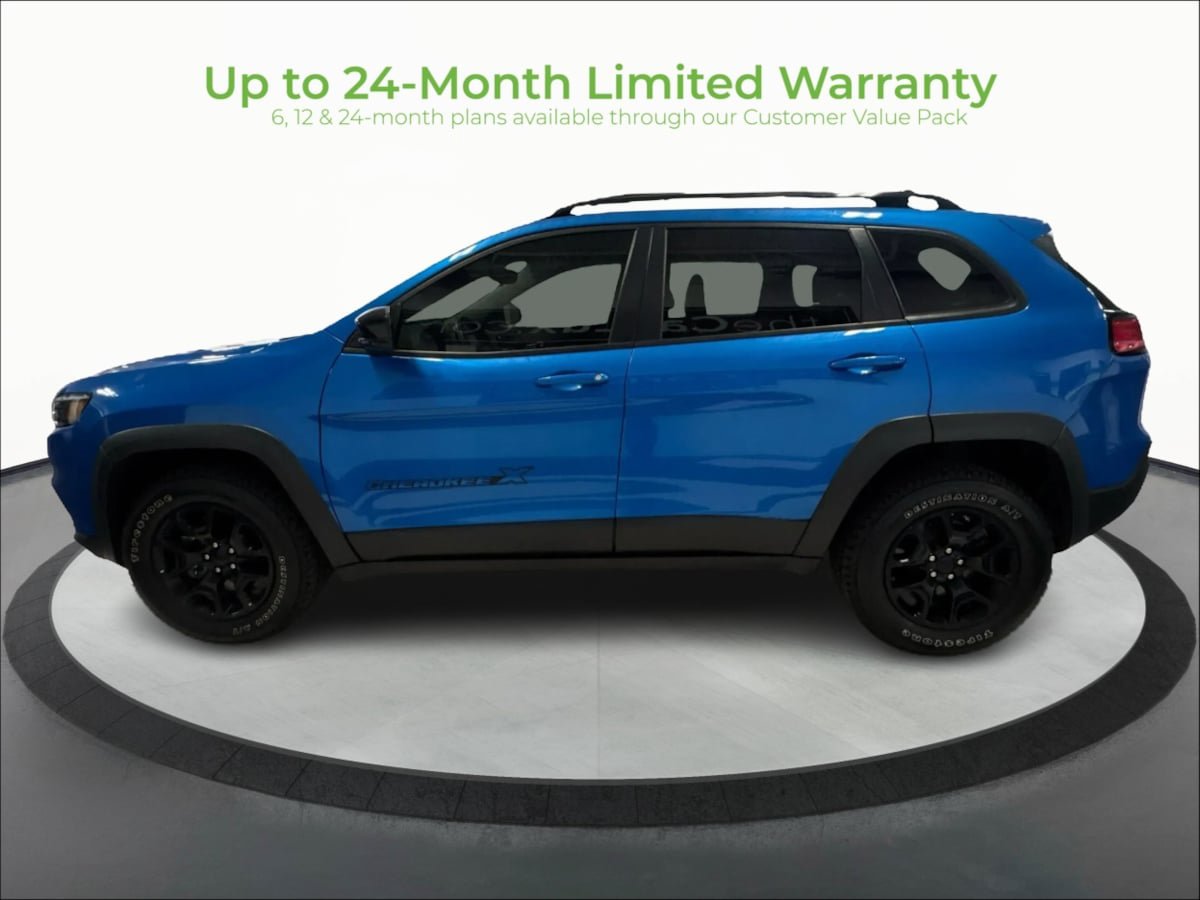 Used 2022 Jeep Cherokee Latitude w/ Sun & Sound Group AWD/4WD image 4