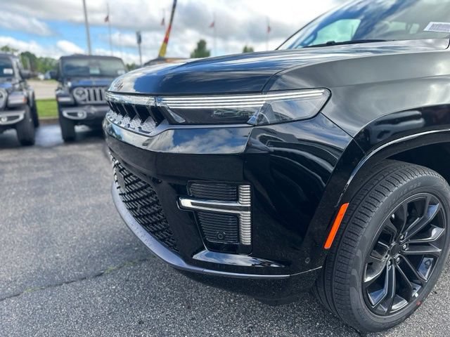 New 2026 Jeep Grand Wagoneer Summit AWD/4WD image 17