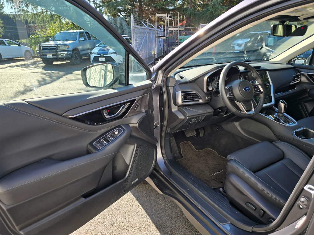 Used 2025 Subaru Outback Limited AWD/4WD image 7