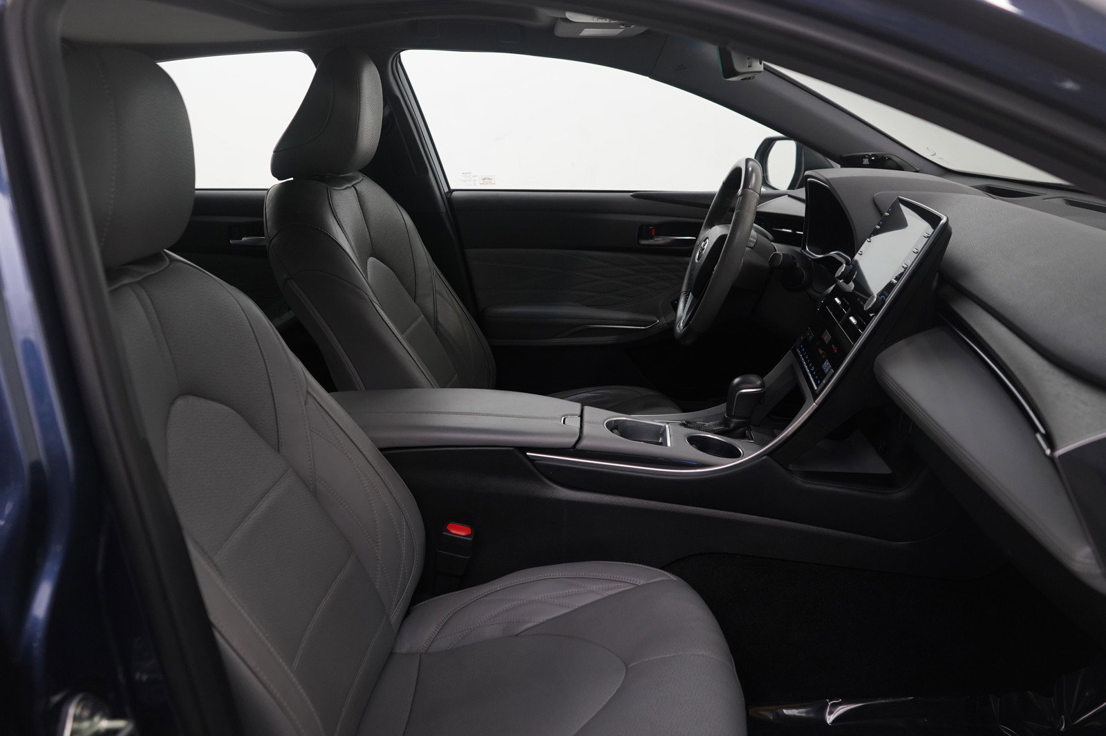 Used 2019 Toyota Avalon Limited image 10