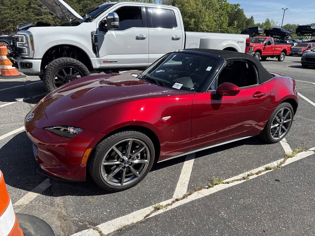 Used 2022 MAZDA MX-5 Miata Grand Touring w/ Weather Package image 4