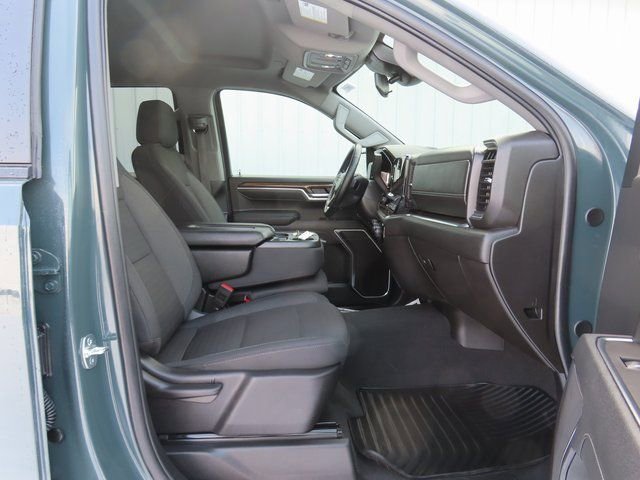 Used 2025 Chevrolet Silverado 1500 LT AWD/4WD image 27