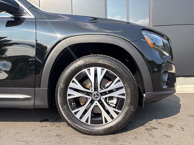 Used 2025 Mercedes-Benz GLB 250 4MATIC image 9