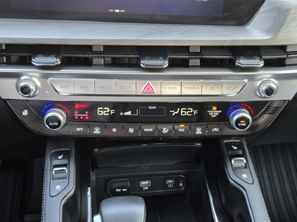 Used 2025 Kia Telluride EX X-Line AWD/4WD image 17