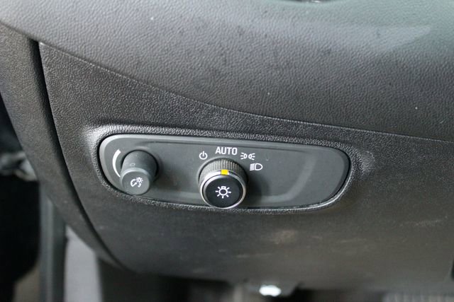 Used 2018 Chevrolet Equinox LT image 12