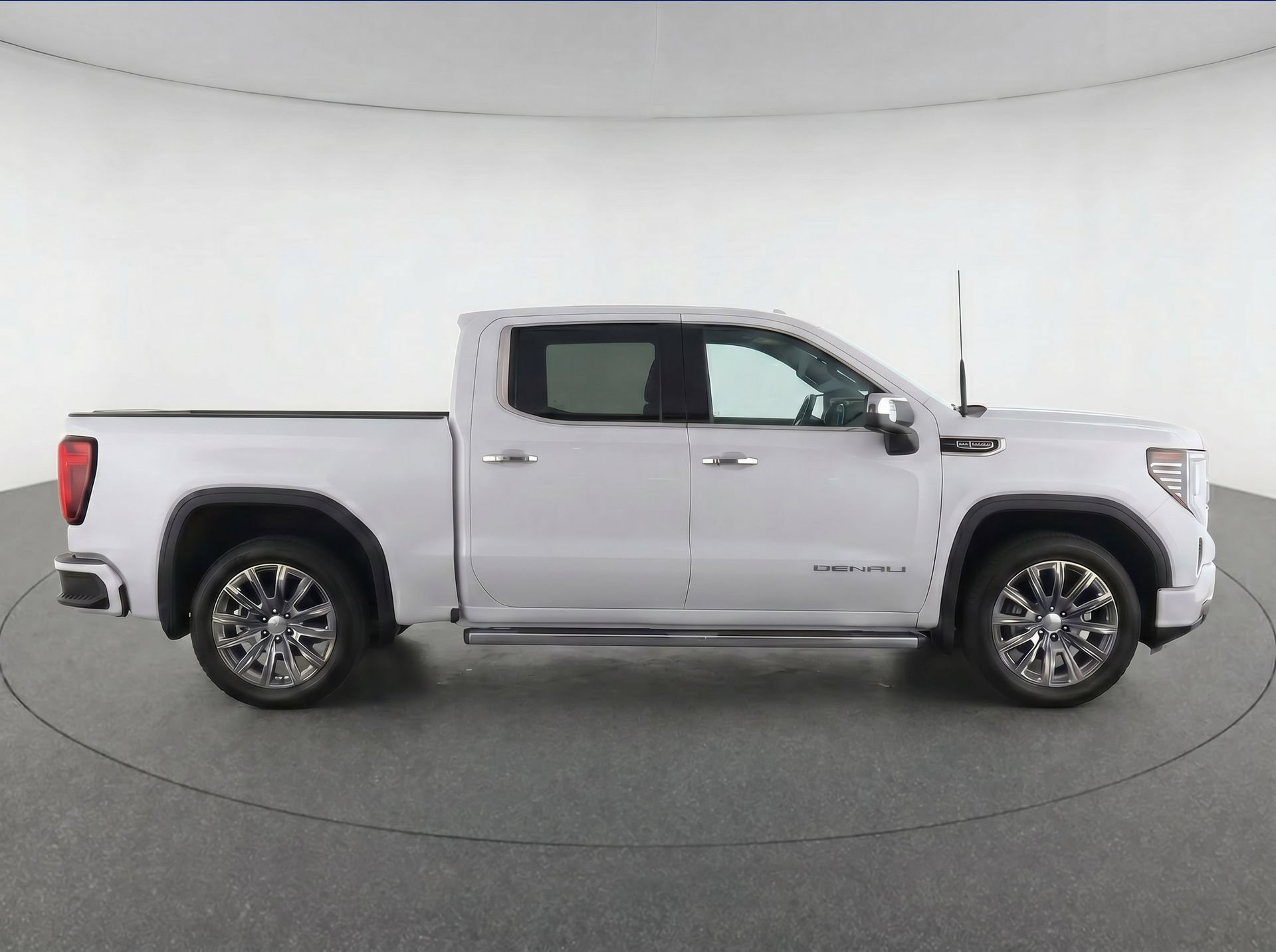Used 2023 GMC Sierra 1500 Denali AWD/4WD image 8