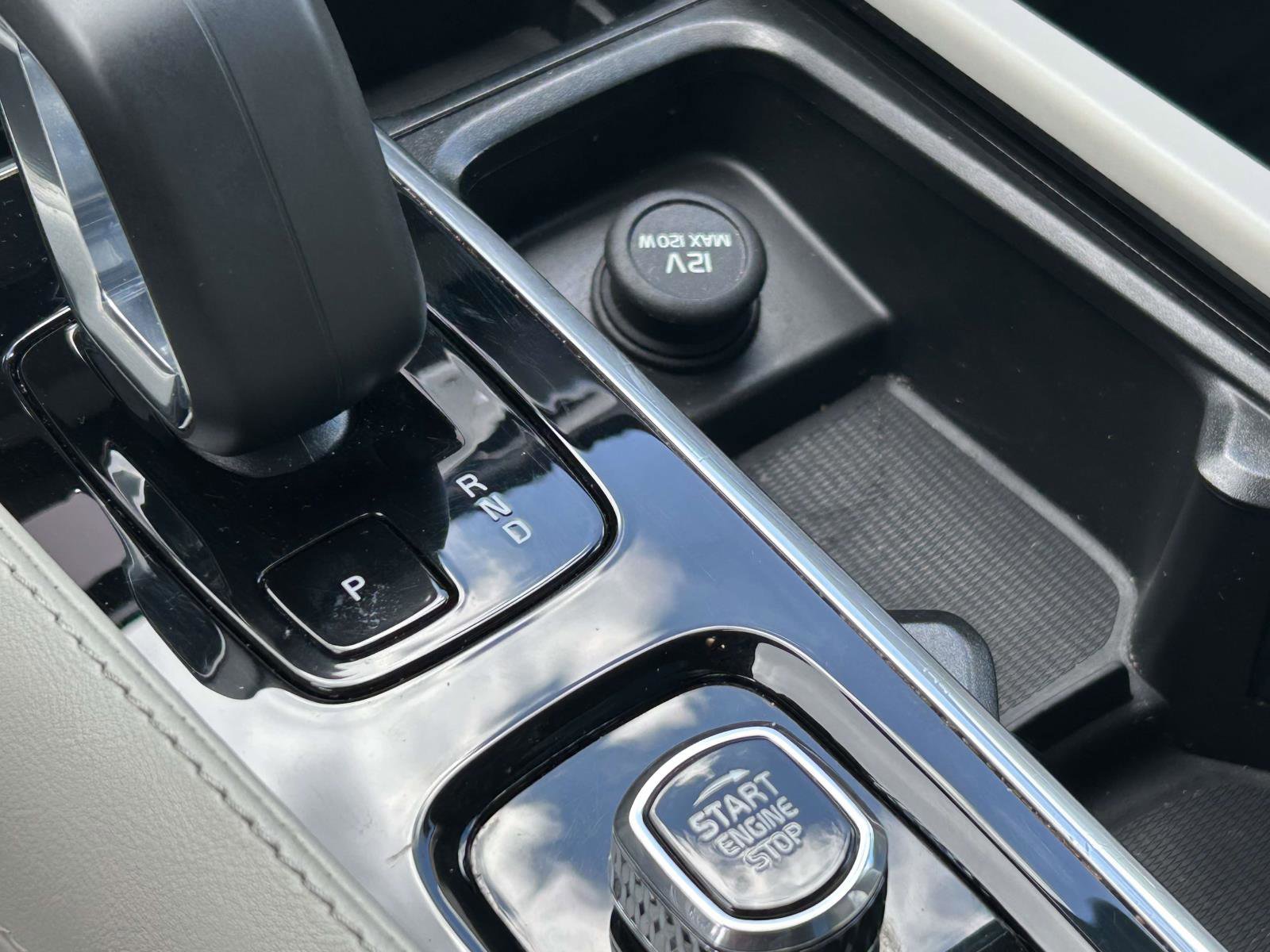 Certified 2024 Volvo XC90 B6 Core w/ Protection Package Premier image 30