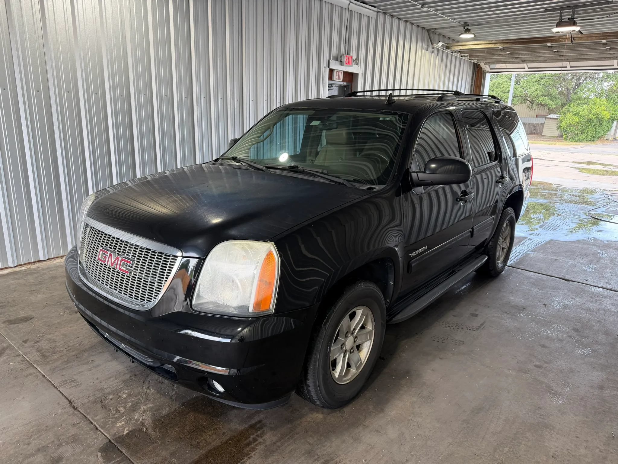 Used 2013 GMC Yukon SLT RWD image 1