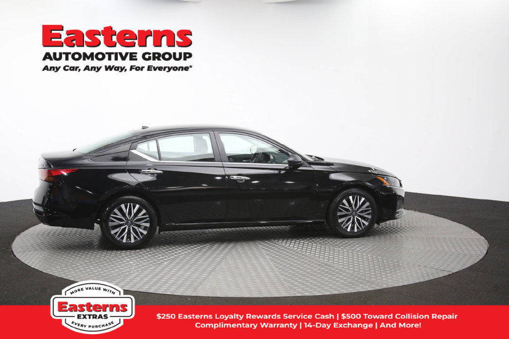 Used 2024 Nissan Altima 2.5 SV FWD image 46