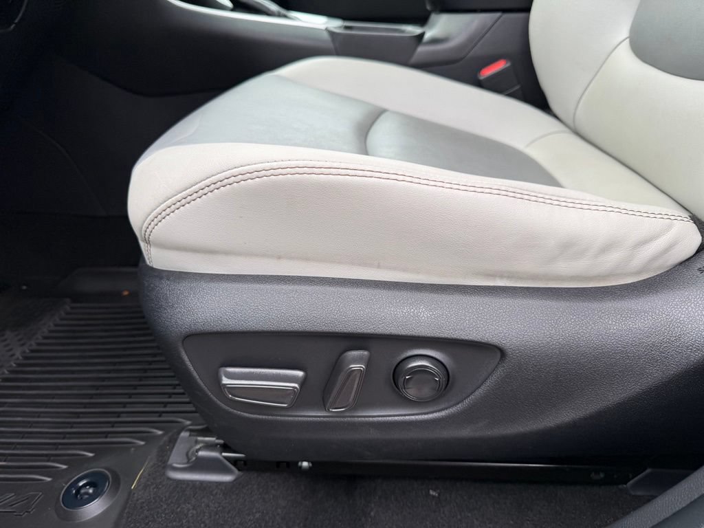 Certified 2023 Toyota RAV4 XLE Premium AWD/4WD image 17