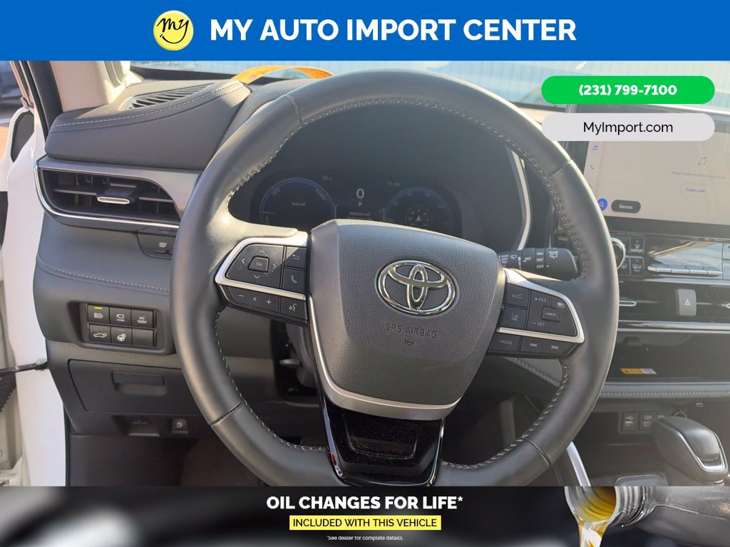 Used 2025 Toyota Highlander Limited AWD/4WD image 9