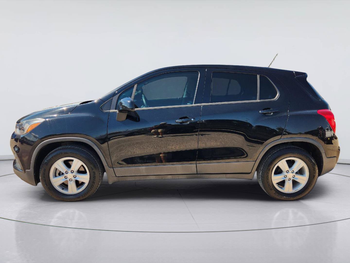 Certified 2020 Chevrolet Trax LS w/ LPO, Cargo Package FWD image 4