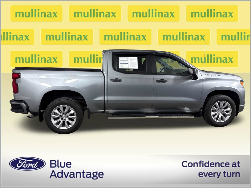 Used 2023 Chevrolet Silverado 1500 Custom RWD image 2