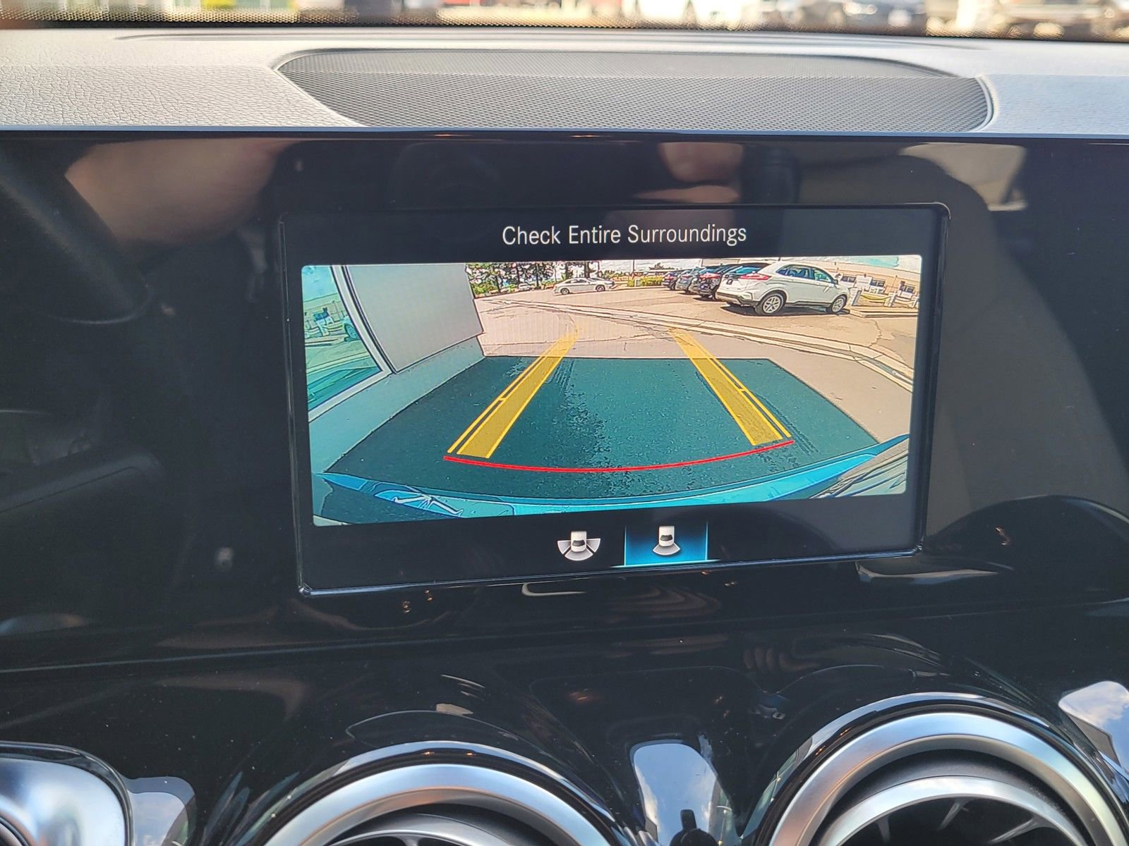 Used 2021 Mercedes-Benz GLB 250 4MATIC image 27