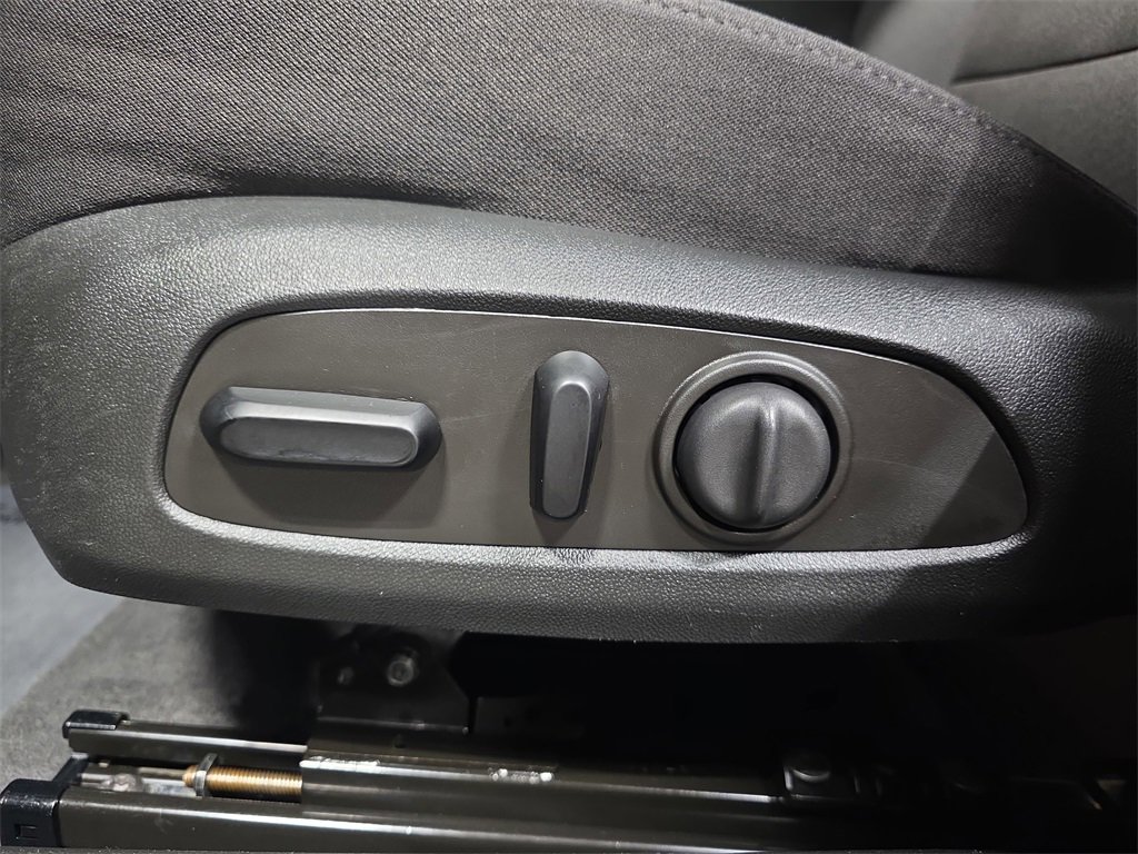 Used 2023 Chevrolet Malibu LT image 28