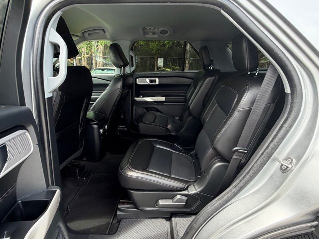 Certified 2022 Ford Explorer Limited w/ Equipment Group 301A RWD image 17
