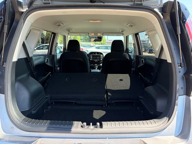 Certified 2023 Kia Soul LX w/ LX Technology Package FWD image 12