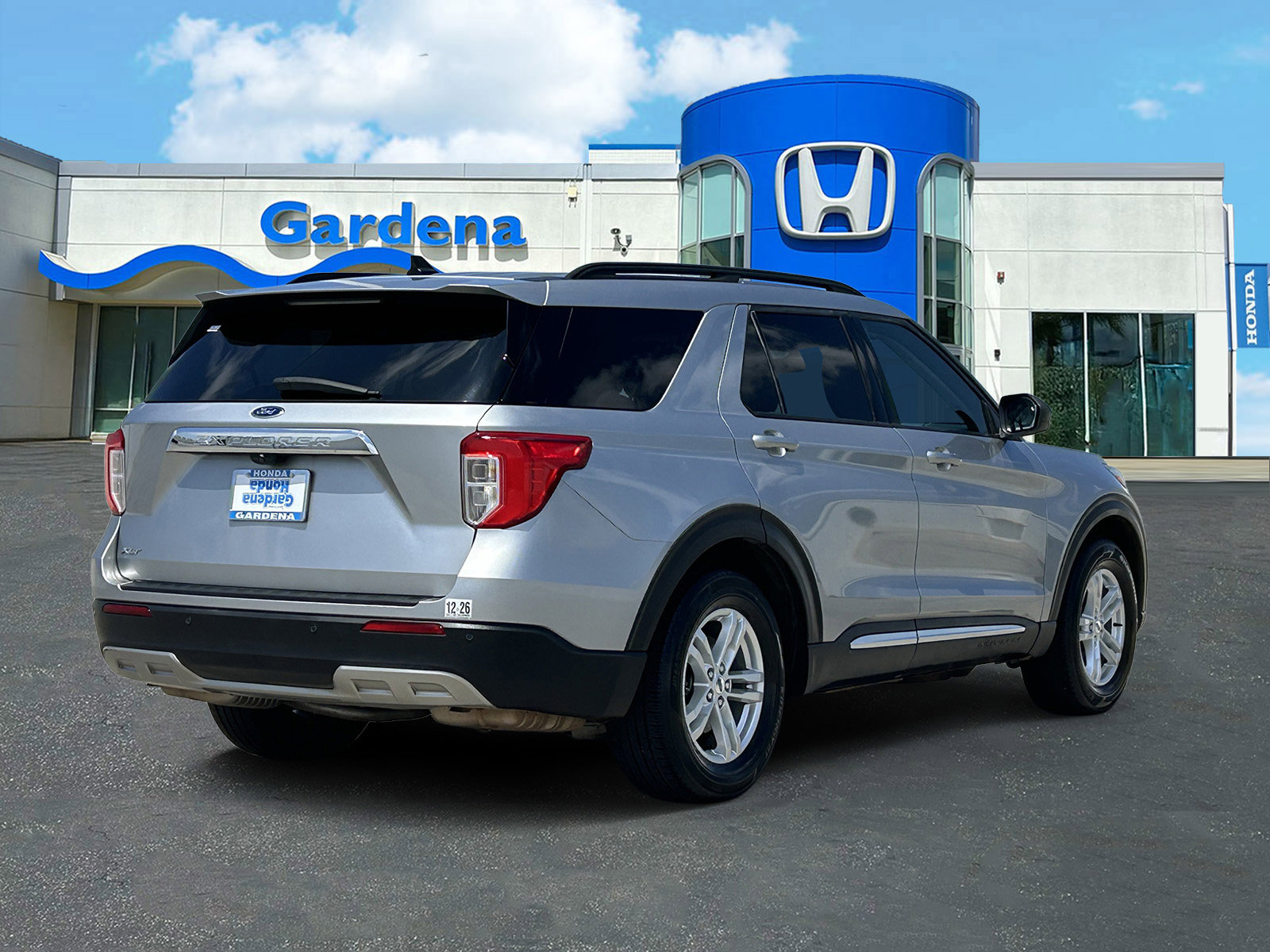 Used 2023 Ford Explorer XLT w/ Equipment Group 202A RWD image 6