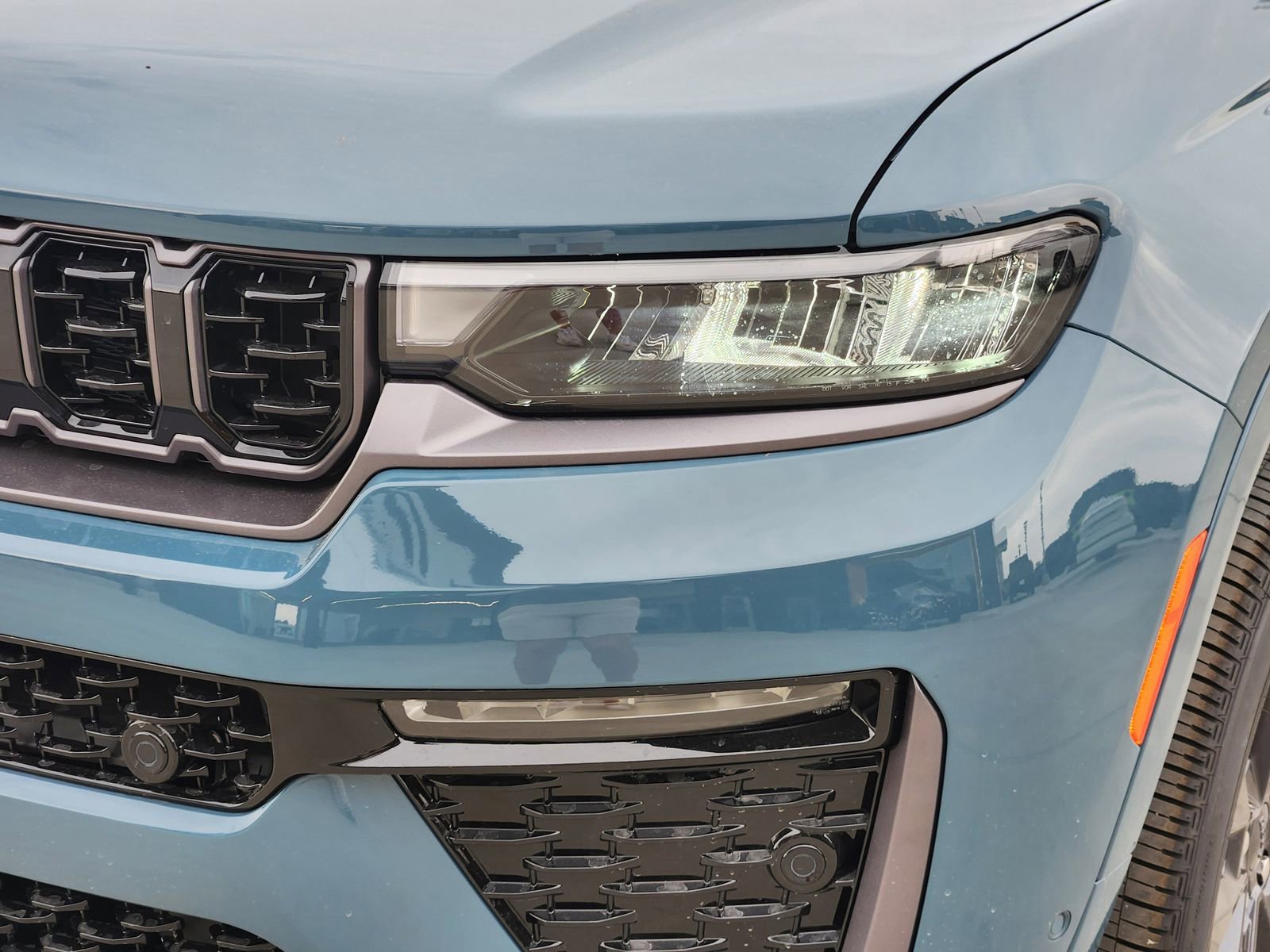 New 2026 Jeep Grand Cherokee Limited AWD/4WD image 9