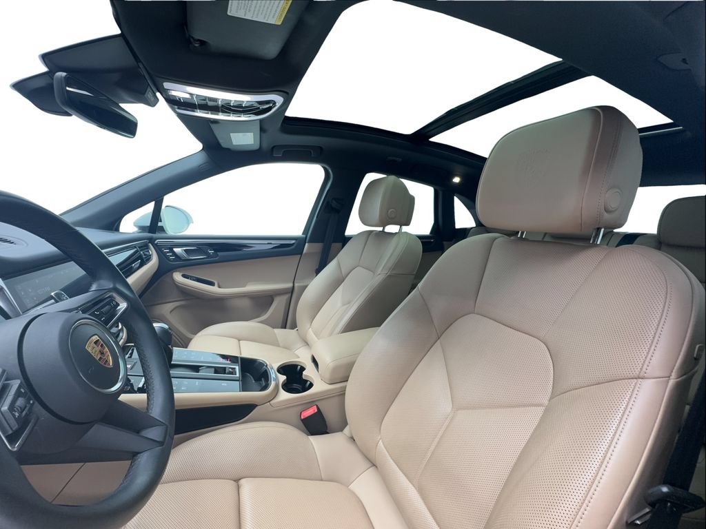 Used 2023 Porsche Macan Turbo AWD/4WD image 19
