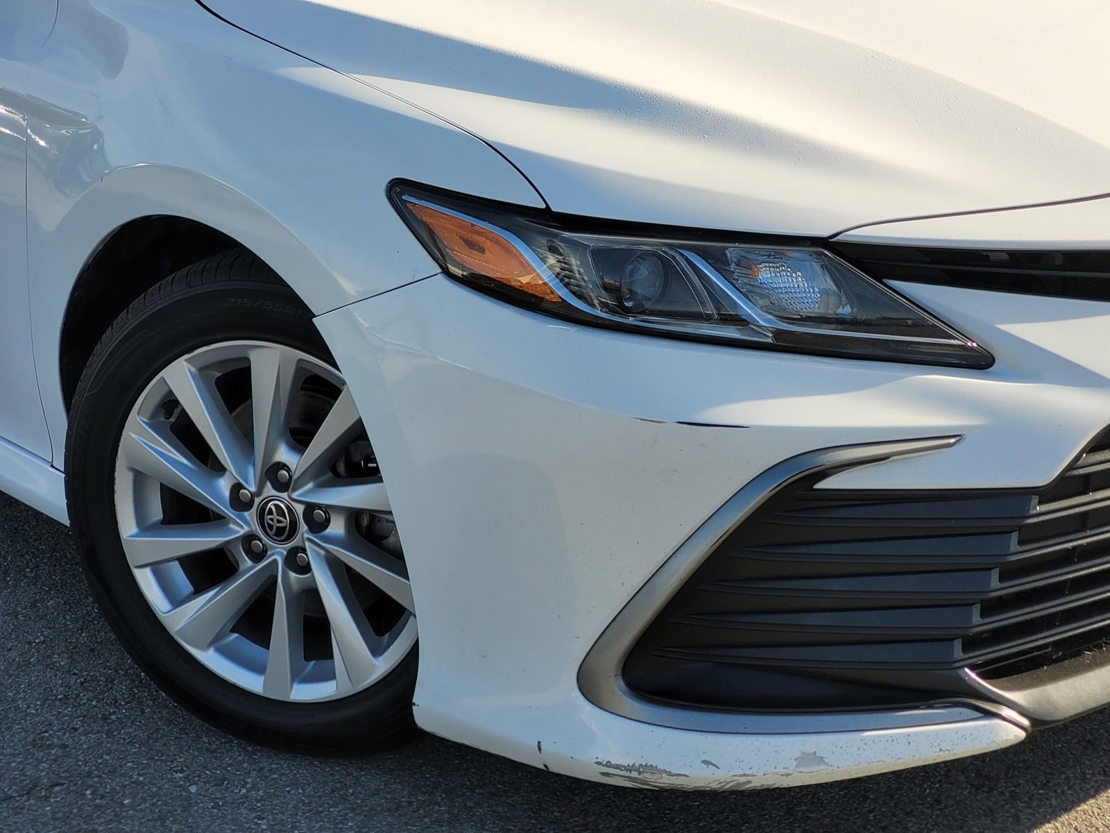 Used 2021 Toyota Camry LE image 9