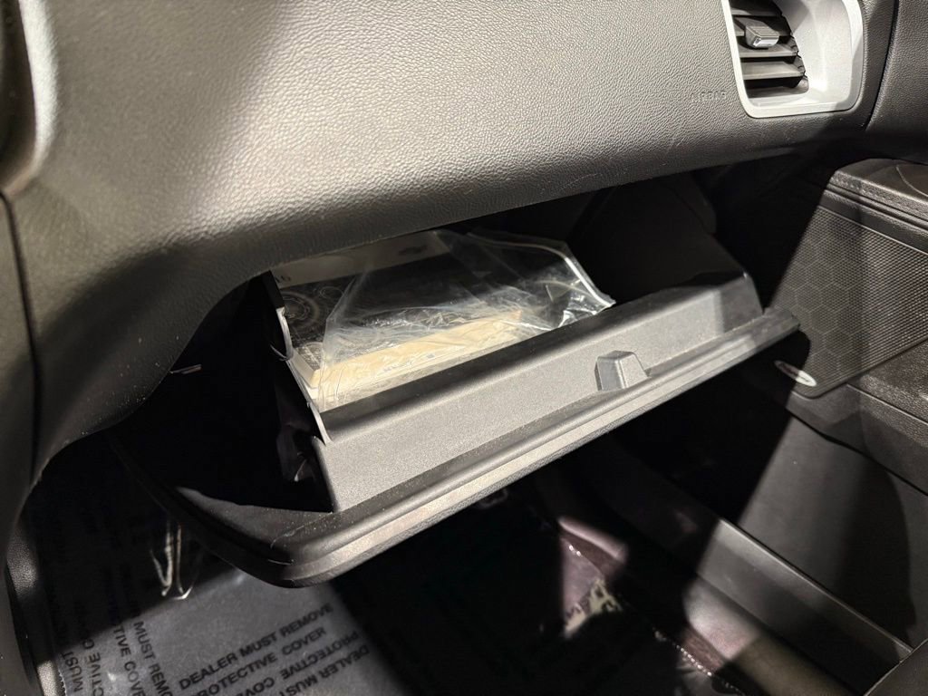 Used 2016 Chevrolet Equinox LTZ w/ Enhanced Convenience Package image 30