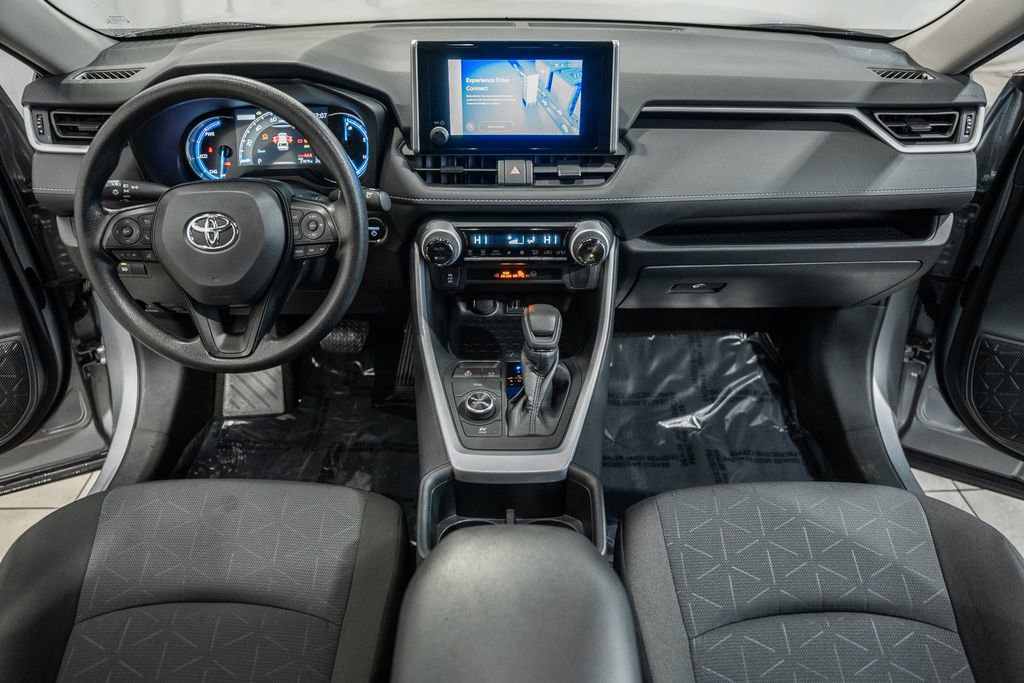 Used 2025 Toyota RAV4 XLE image 19
