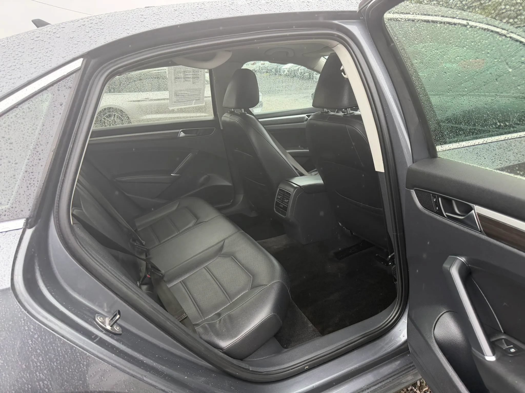 Used 2017 Volkswagen Passat 1.8T SE FWD image 26