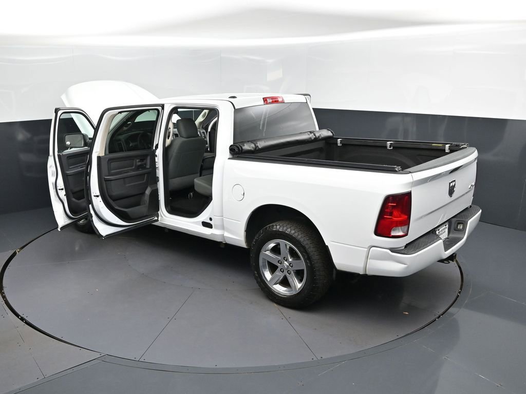 Used 2016 RAM 1500 Express AWD/4WD image 2