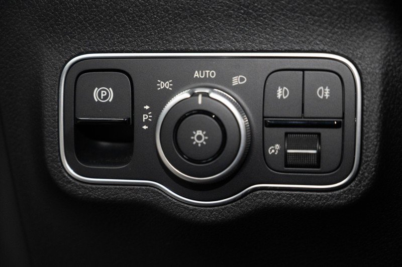 Certified 2026 Mercedes-Benz GLB 250 4MATIC image 22