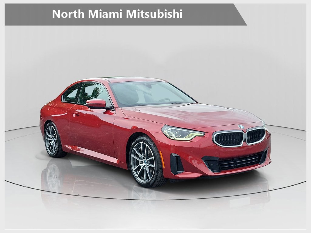 Used 2025 BMW 230i Coupe w/ Premium Package RWD image 1